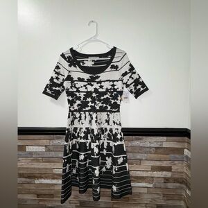 Danny & Nicole 3/4 Sleeve Floral Fit & Flare Dress Small NWT